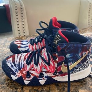 Kyrie Irving kids basketball shoes size 2.5